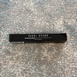 Bobbi Brown Retouching Wand light to medium